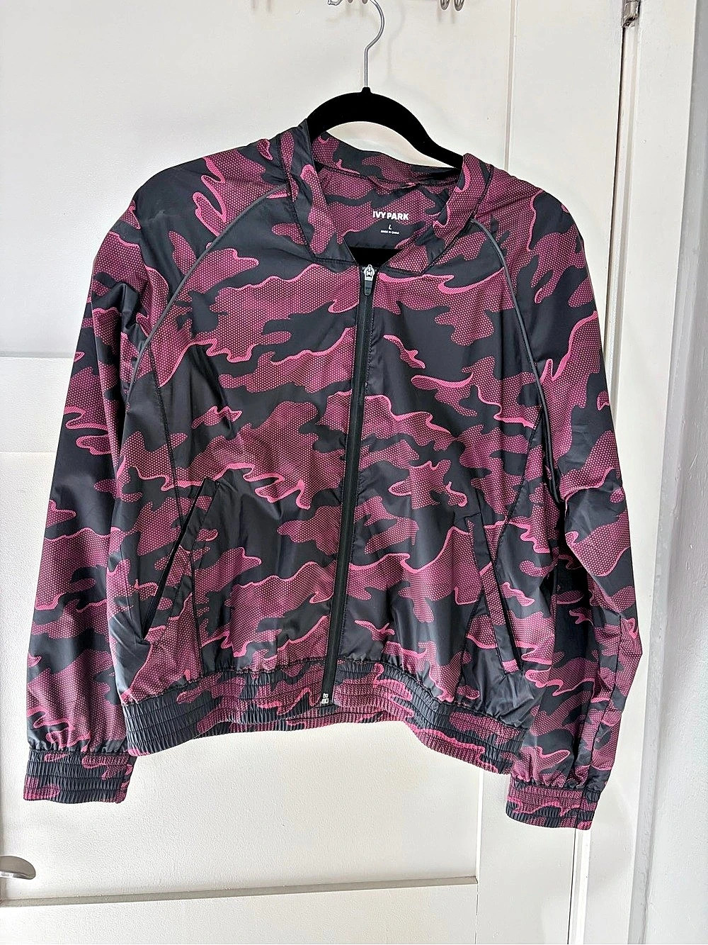 Ivy Park Camo Bomber Jacket Black & Pink Large